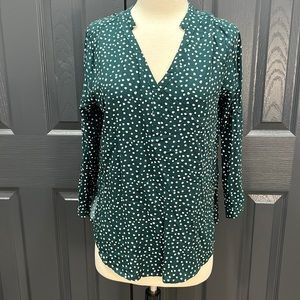 Excellent condition green and white dots long sleeve blouse sz small